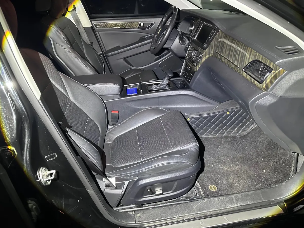 2019 HongQi H7 2.0T 204HP L4 6AT,autocango,china used car exporter,china ev exporter,chinese used car exporter,chinese used ev exporter