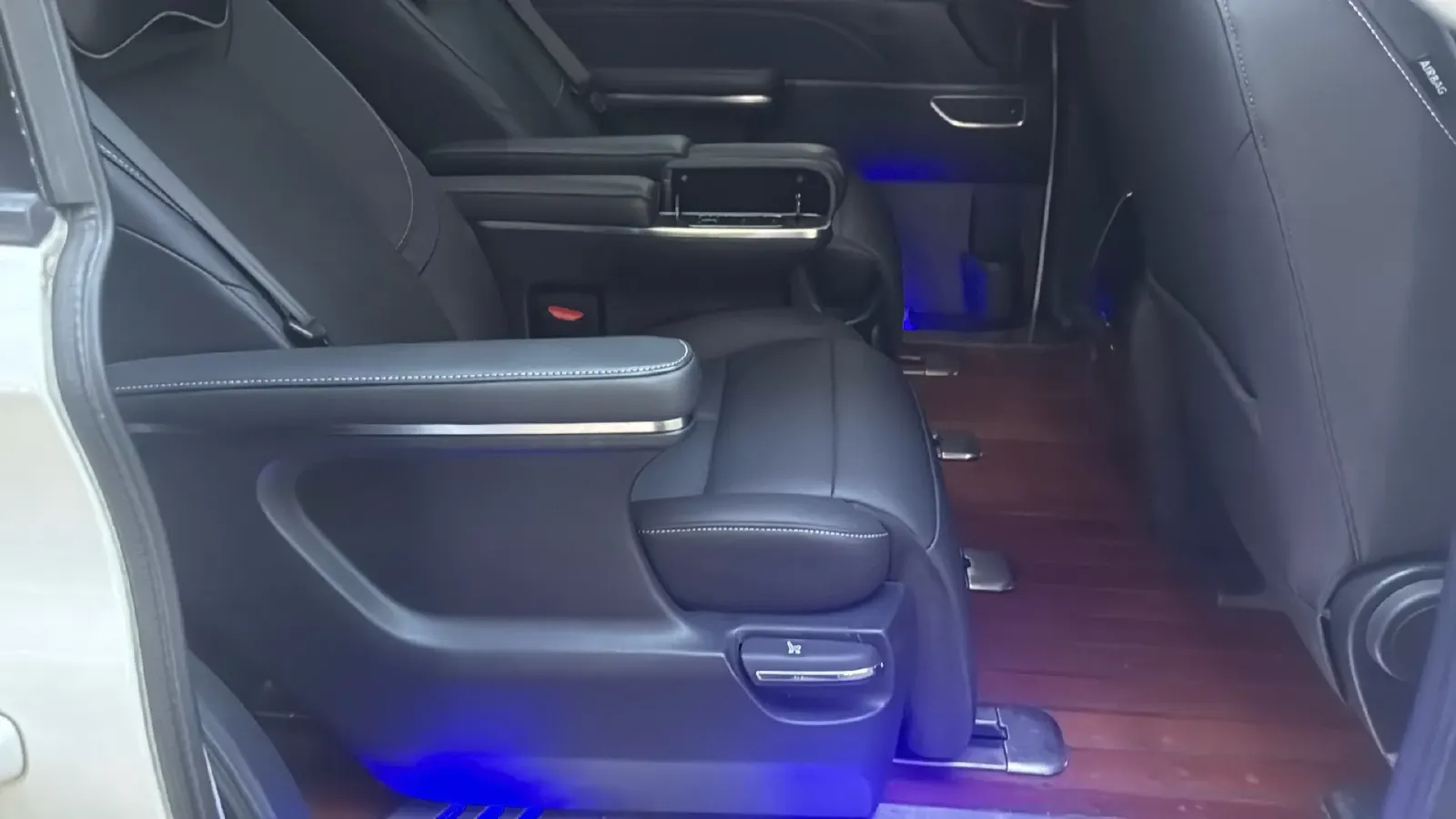 2021 GAC Trumpchi M8 2.0T 252HP L4 8AT,autocango,china used car exporter,china ev exporter,chinese used car exporter,chinese used ev exporter