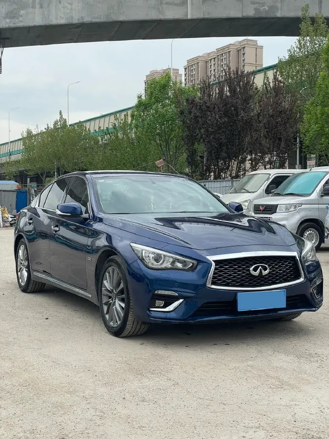 2018 Jeep Grand Commander 2.0T 265HP L4 9AT,autocango,china used car exporter,china ev exporter,chinese used car exporter,chinese used ev exporter