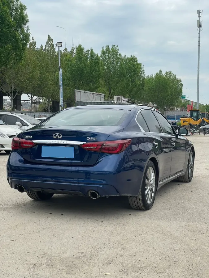 2018 Jeep Grand Commander 2.0T 265HP L4 9AT,autocango,china used car exporter,china ev exporter,chinese used car exporter,chinese used ev exporter