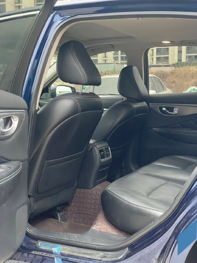 2018 Jeep Grand Commander 2.0T 265HP L4 9AT,autocango,china used car exporter,china ev exporter,chinese used car exporter,chinese used ev exporter