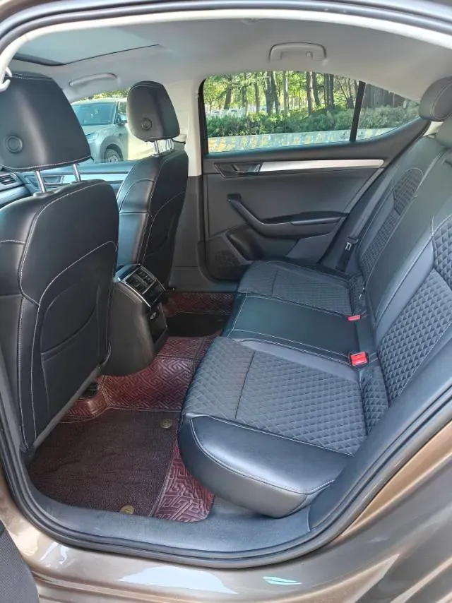 2018 Skoda Superb 1.8T 180HP L4 7DCT,autocango,china used car exporter,china ev exporter,chinese used car exporter,chinese used ev exporter