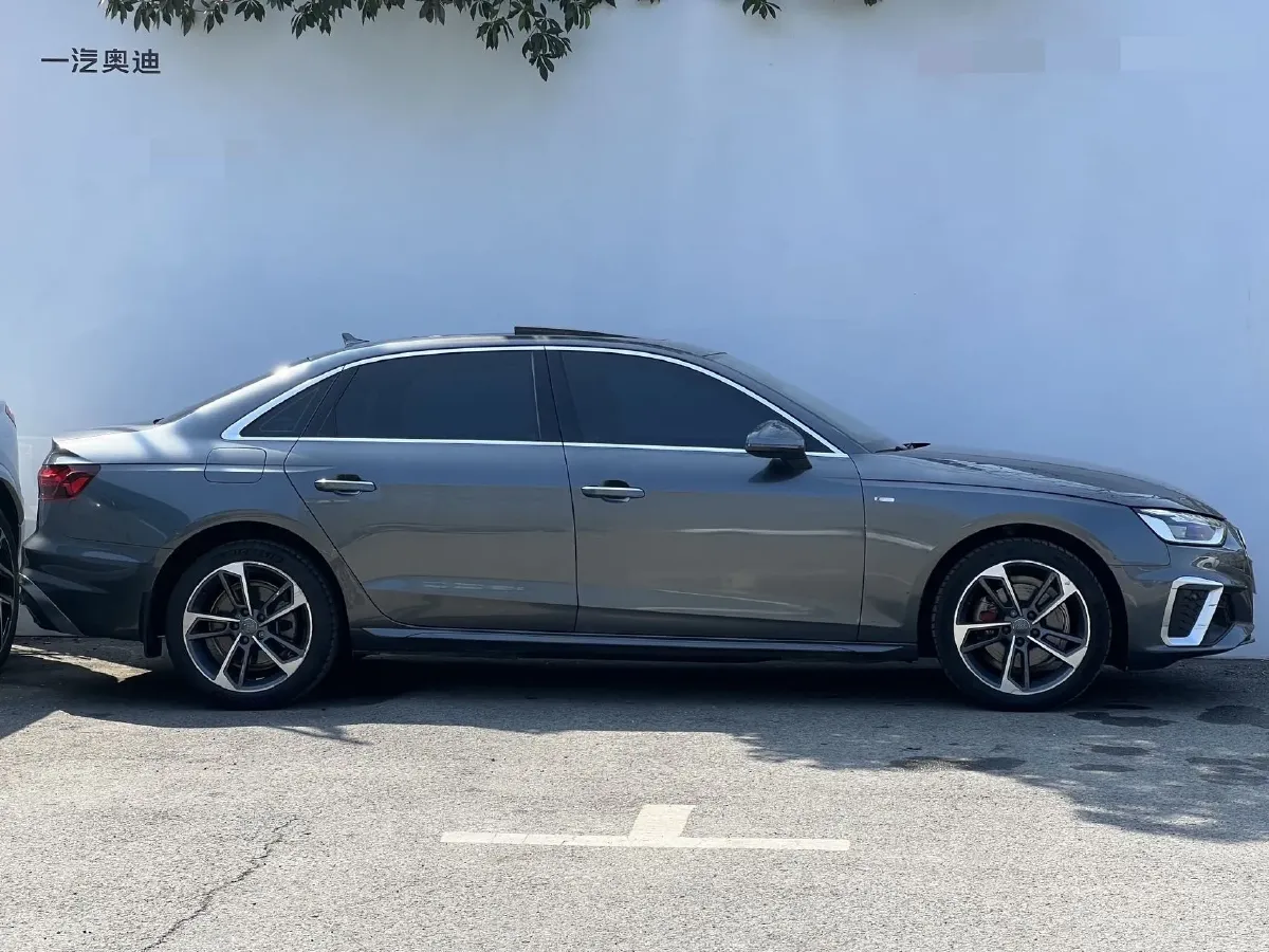 2020 Audi A4L 2.0T 190HP L4 7DCT,autocango,china used car exporter,china ev exporter,chinese used car exporter,chinese used ev exporter