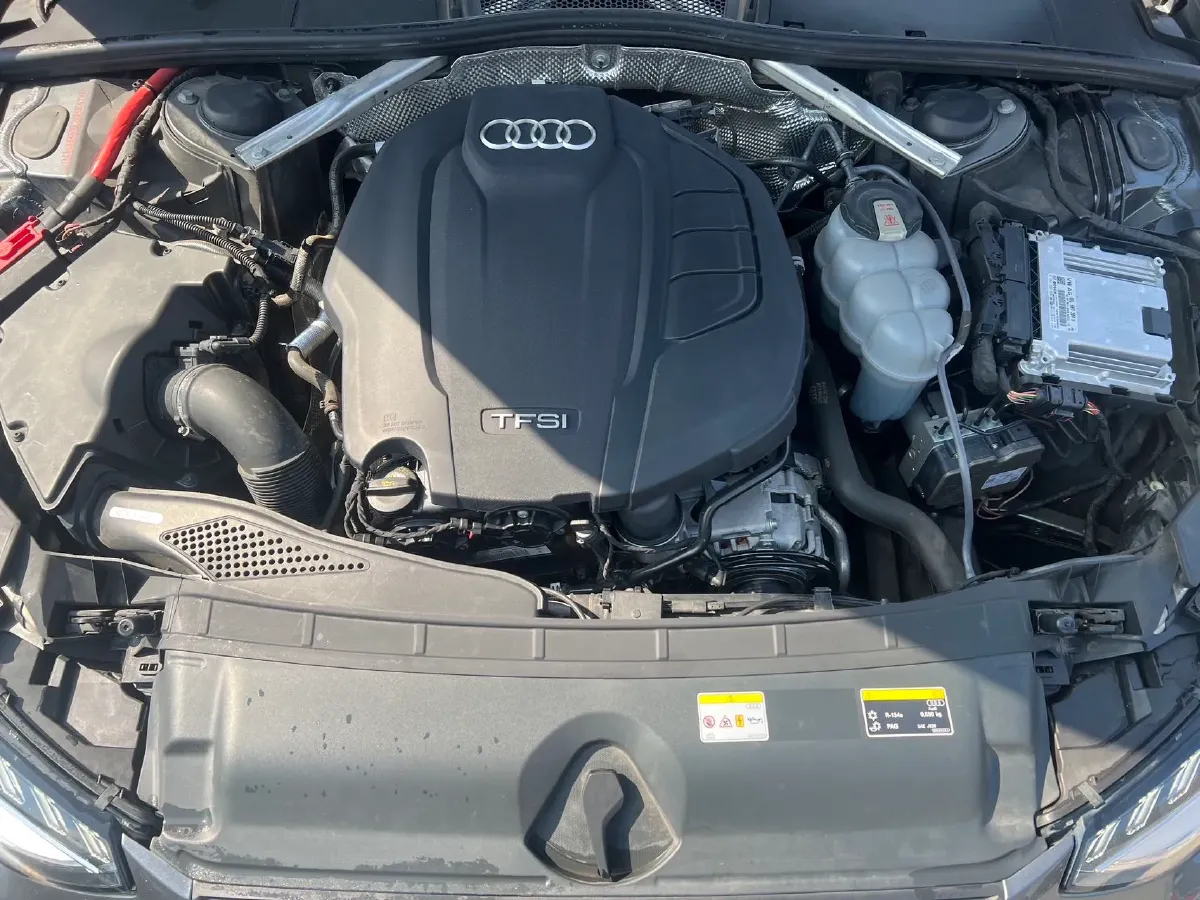 2020 Audi A4L 2.0T 190HP L4 7DCT,autocango,china used car exporter,china ev exporter,chinese used car exporter,chinese used ev exporter