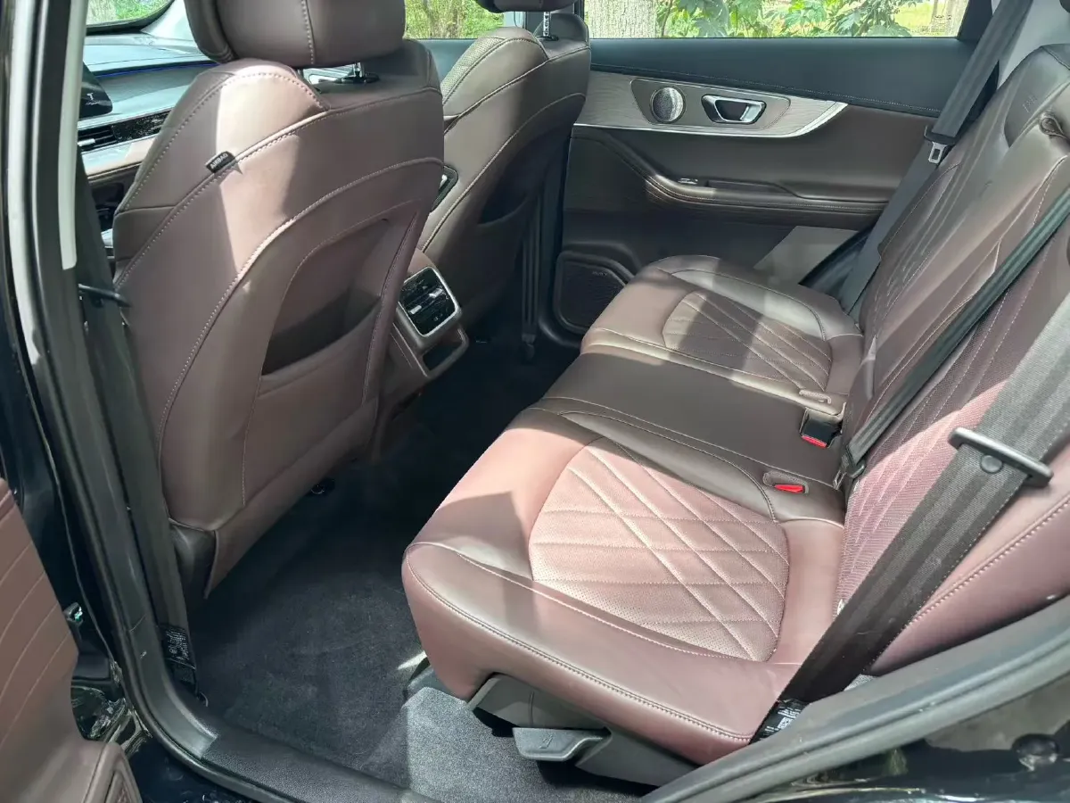 2022 Chery Tiggo 8 PRO 1.6T 197HP L4 7DCT,autocango,china used car exporter,china ev exporter,chinese used car exporter,chinese used ev exporter