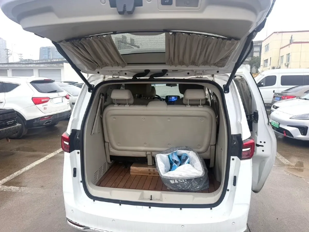 2021 Buick GL8 2.0T 237HP L4 9AT,autocango,china used car exporter,china ev exporter,chinese used car exporter,chinese used ev exporter