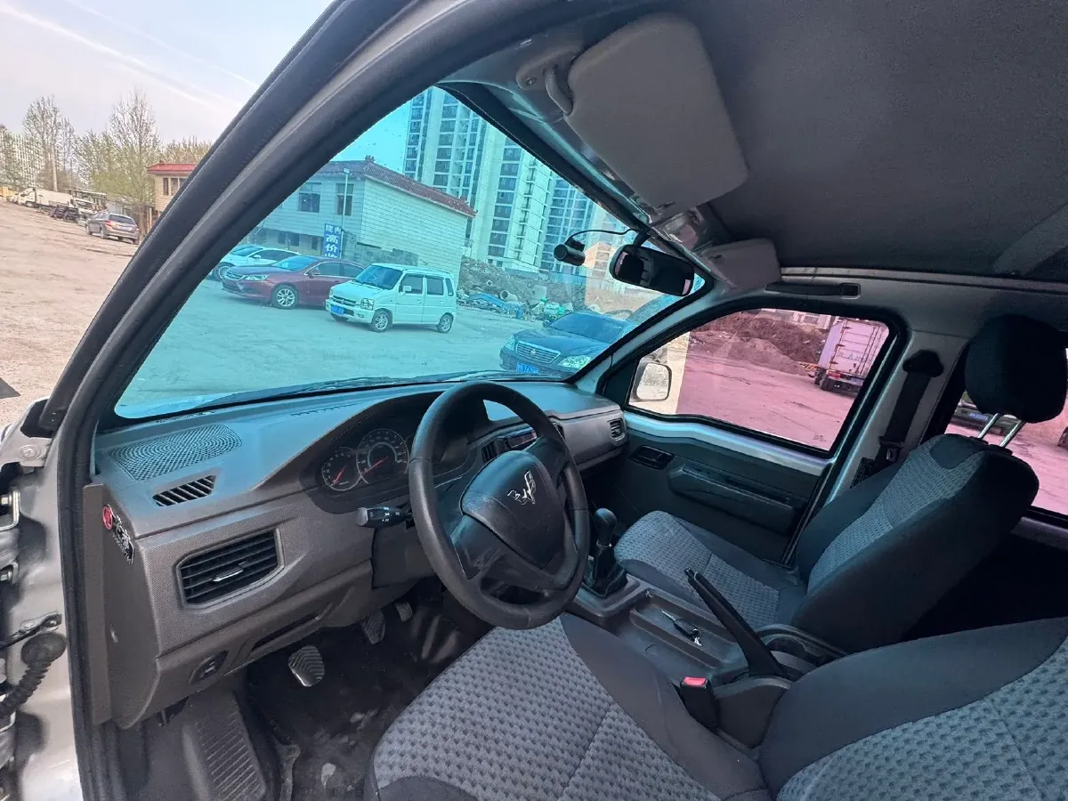 2021 WuLing RongGuang New Truck 1.8L 125HP L4 5MT,autocango,china used car exporter,china ev exporter,chinese used car exporter,chinese used ev exporter