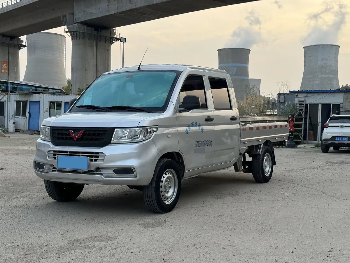 2021 WuLing RongGuang New Truck 1.8L 125HP L4 5MT,autocango,china used car exporter,china ev exporter,chinese used car exporter,chinese used ev exporter