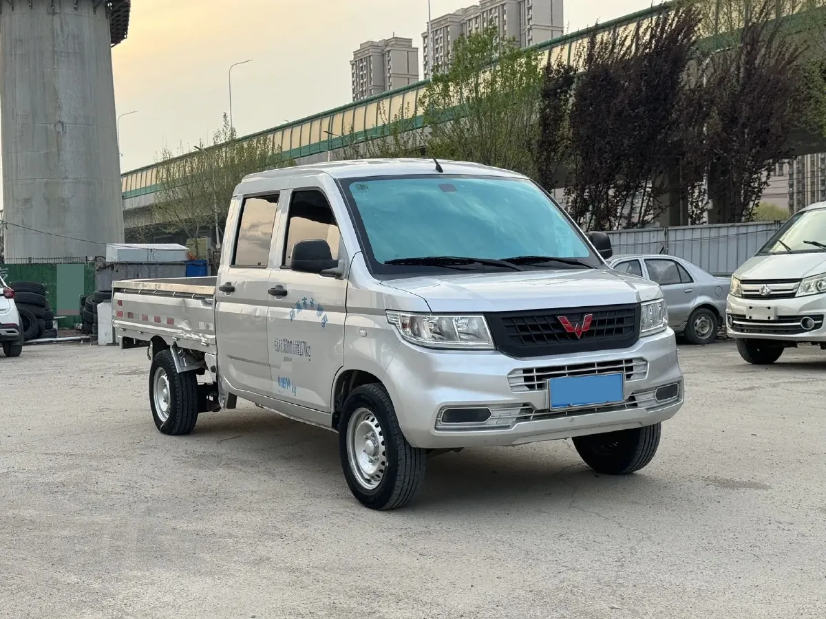 2021 WuLing RongGuang New Truck 1.8L 125HP L4 5MT,autocango,china used car exporter,china ev exporter,chinese used car exporter,chinese used ev exporter