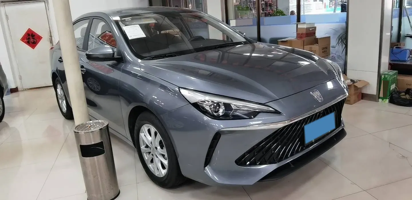 2023 Roewe i5 1.5L 129HP L4 5MT,autocango,china used car exporter,china ev exporter,chinese used car exporter,chinese used ev exporter