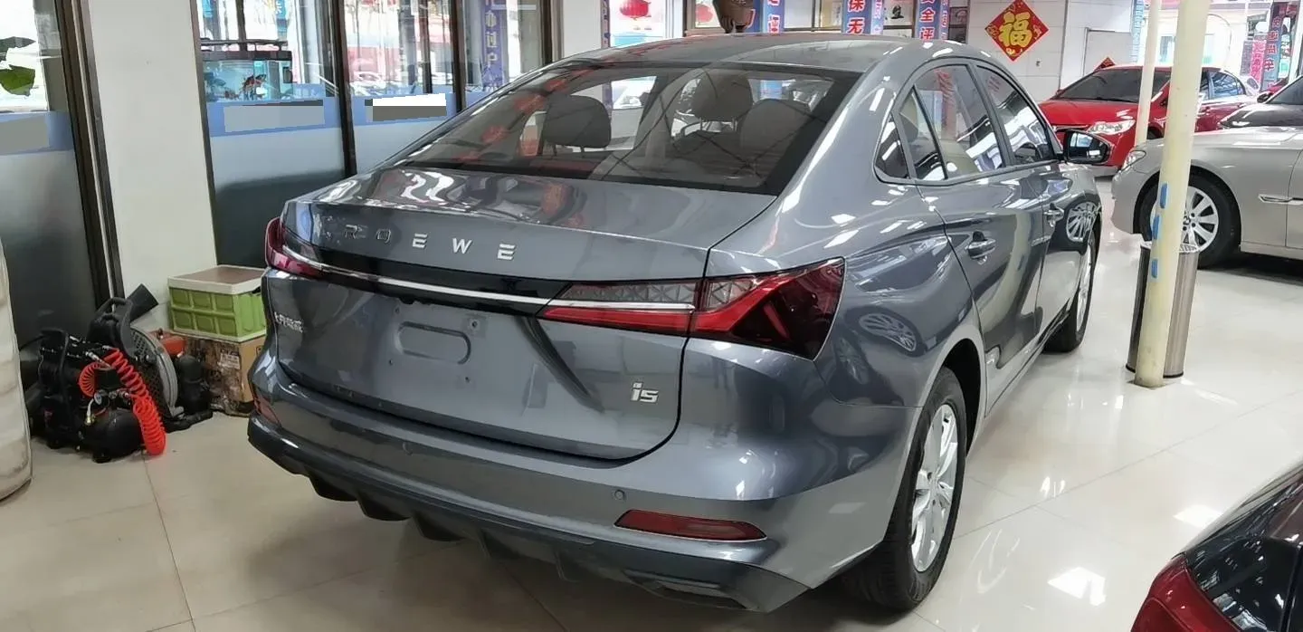 2023 Roewe i5 1.5L 129HP L4 5MT,autocango,china used car exporter,china ev exporter,chinese used car exporter,chinese used ev exporter