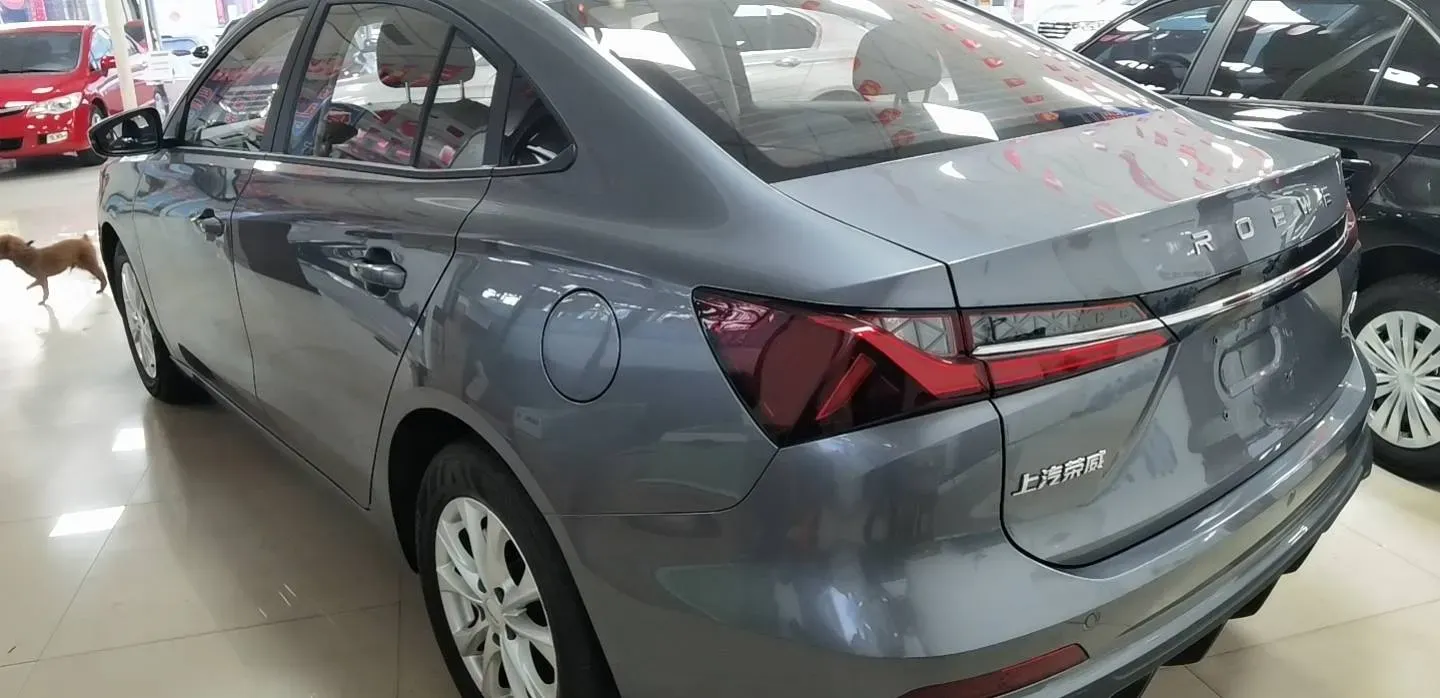 2023 Roewe i5 1.5L 129HP L4 5MT,autocango,china used car exporter,china ev exporter,chinese used car exporter,chinese used ev exporter