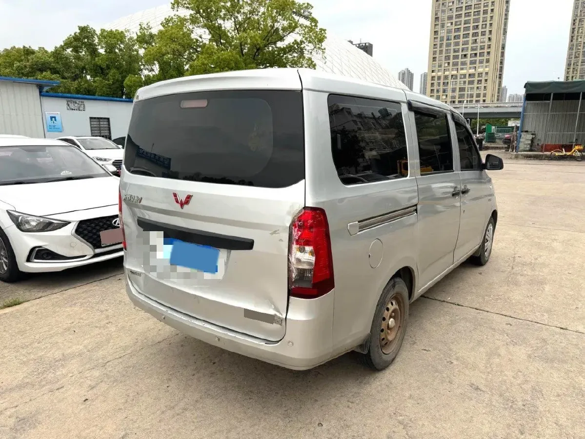 2018 WuLing RongGuang V 1.5L 112HP L4 5MT,autocango,china used car exporter,china ev exporter,chinese used car exporter,chinese used ev exporter