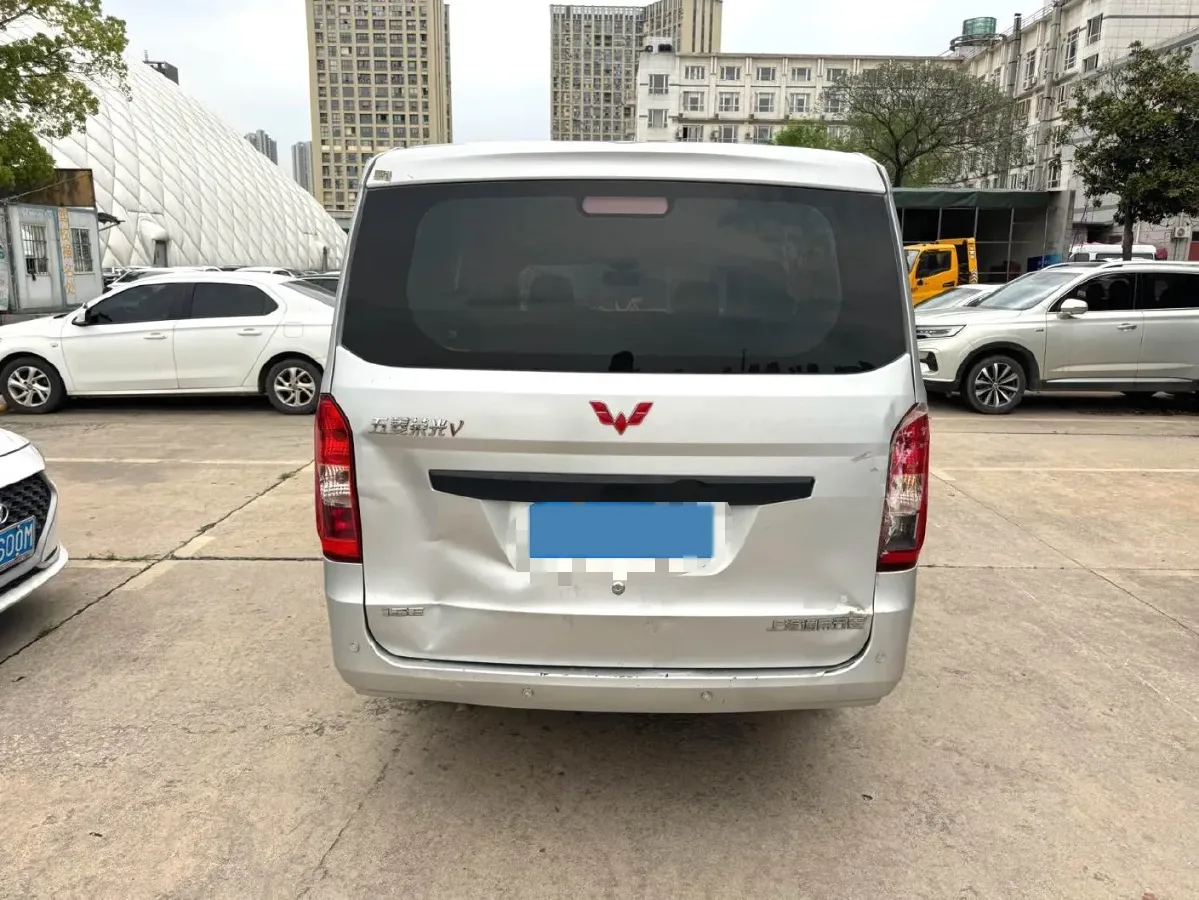 2018 WuLing RongGuang V 1.5L 112HP L4 5MT,autocango,china used car exporter,china ev exporter,chinese used car exporter,chinese used ev exporter