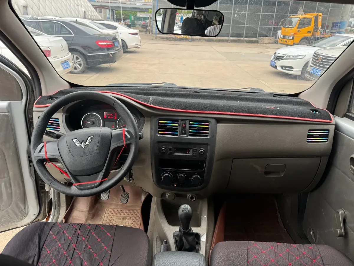 2018 WuLing RongGuang V 1.5L 112HP L4 5MT,autocango,china used car exporter,china ev exporter,chinese used car exporter,chinese used ev exporter
