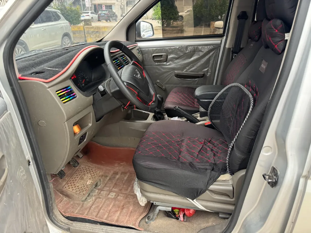 2018 WuLing RongGuang V 1.5L 112HP L4 5MT,autocango,china used car exporter,china ev exporter,chinese used car exporter,chinese used ev exporter