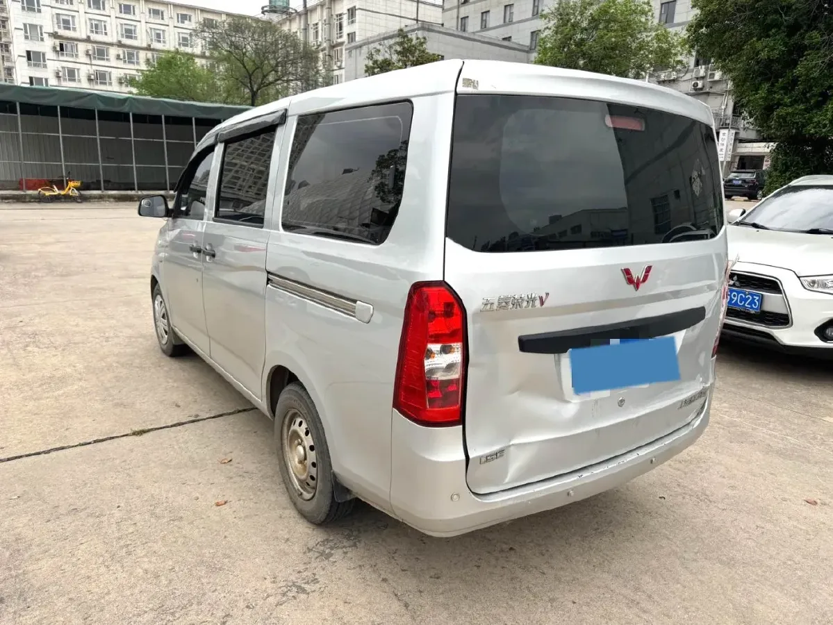 2018 WuLing RongGuang V 1.5L 112HP L4 5MT,autocango,china used car exporter,china ev exporter,chinese used car exporter,chinese used ev exporter