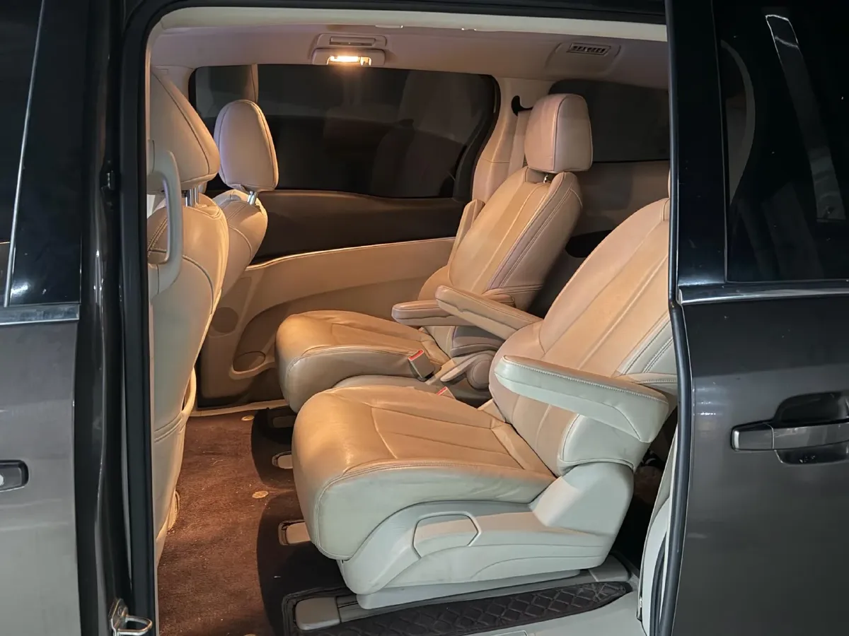 2021 Buick GL8 2.0T 237HP L4 9AT,autocango,china used car exporter,china ev exporter,chinese used car exporter,chinese used ev exporter