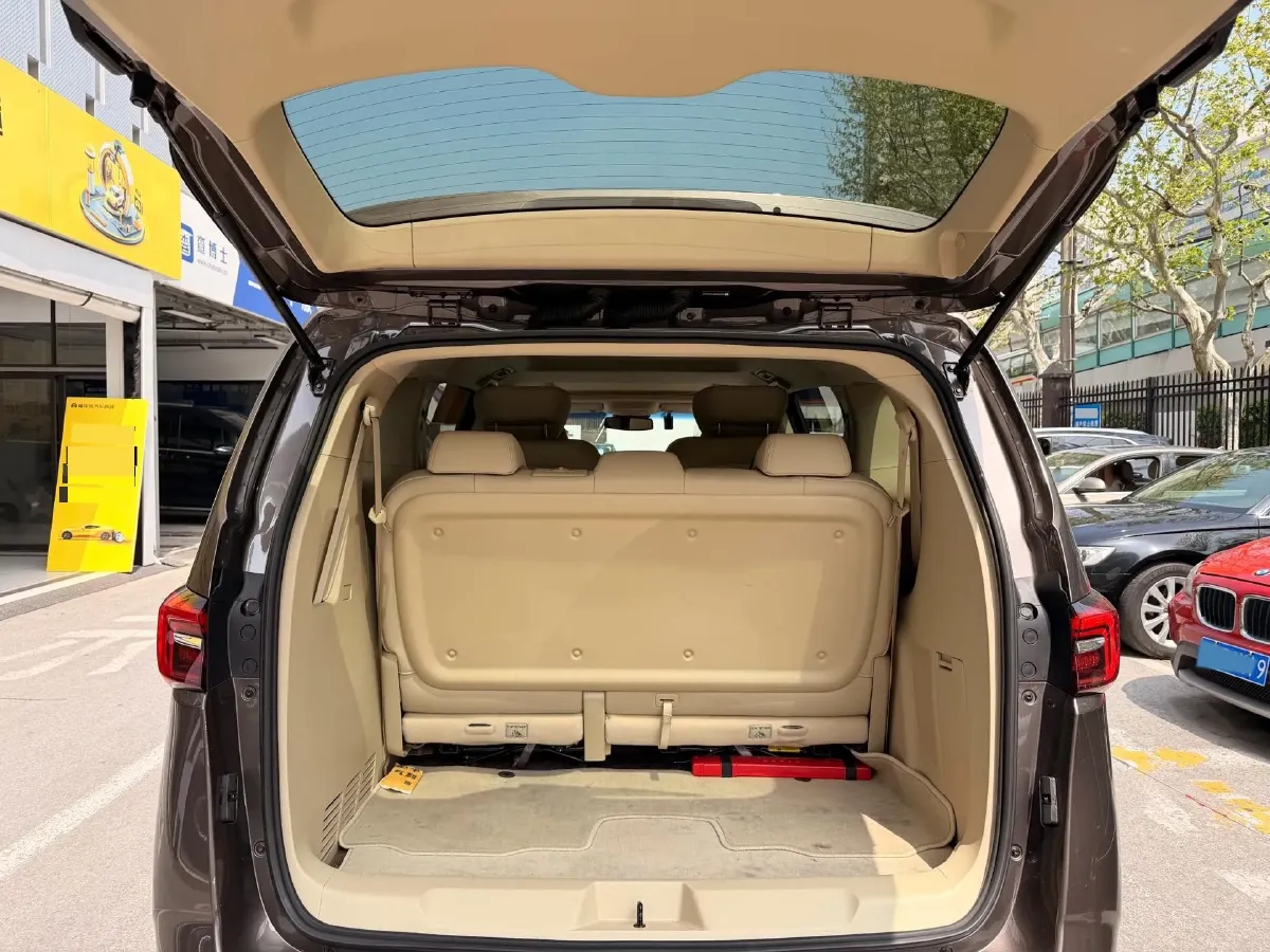 2023 Buick GL8 2.0T 237HP L4 9AT,autocango,china used car exporter,china ev exporter,chinese used car exporter,chinese used ev exporter