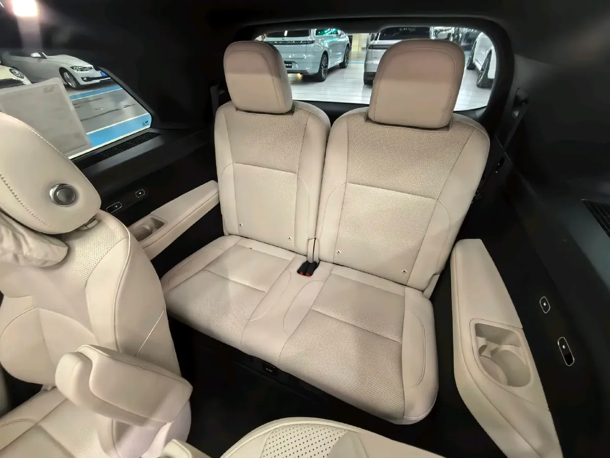 2025 Li L9 Range Extended 154HP REEV,autocango,china used car exporter,china ev exporter,chinese used car exporter,chinese used ev exporter