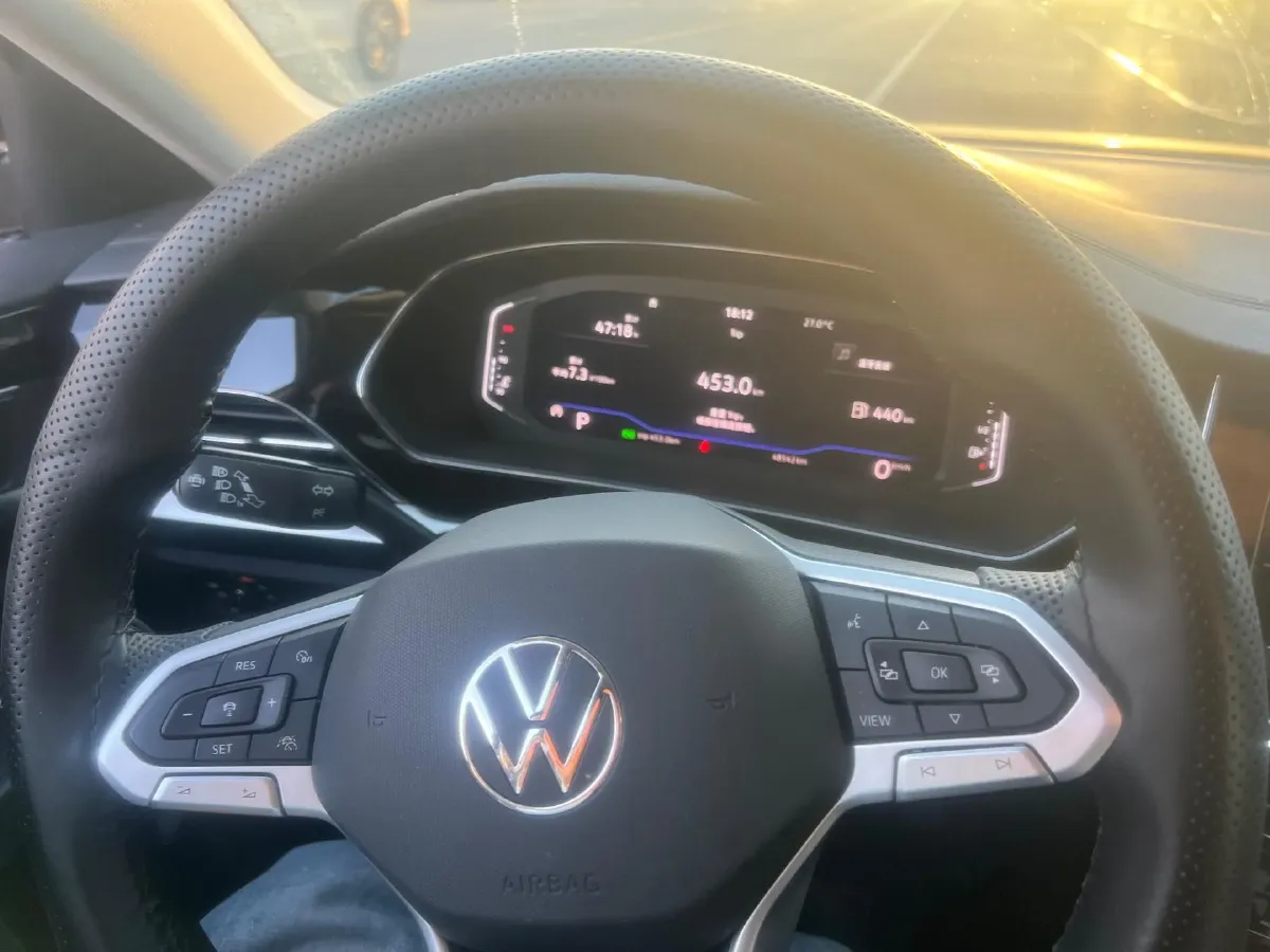 2025 Volkswagen Passat 2.0T 220HP L4 7DCT,autocango,china used car exporter,china ev exporter,chinese used car exporter,chinese used ev exporter