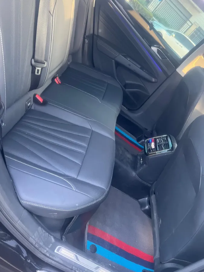 2025 Volkswagen Passat 2.0T 220HP L4 7DCT,autocango,china used car exporter,china ev exporter,chinese used car exporter,chinese used ev exporter