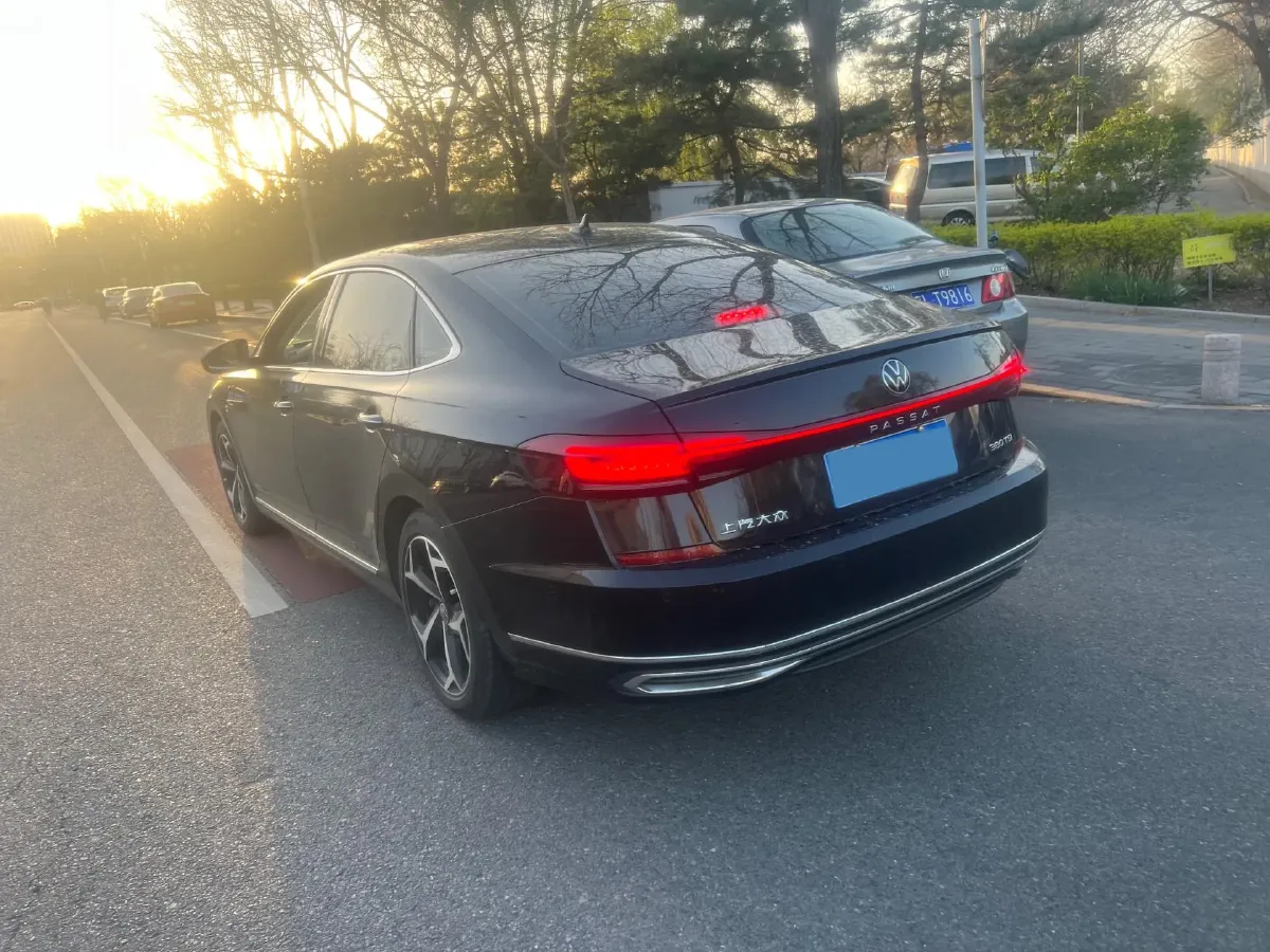 2025 Volkswagen Passat 2.0T 220HP L4 7DCT,autocango,china used car exporter,china ev exporter,chinese used car exporter,chinese used ev exporter