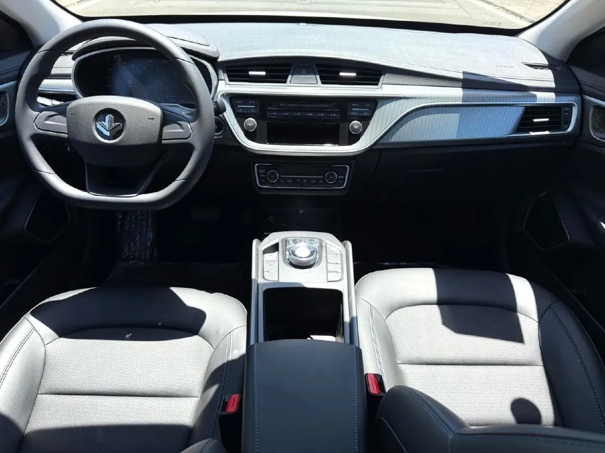 2022 Livan Maple 60s BEV 51.8KWH,autocango,china used car exporter,china ev exporter,chinese used car exporter,chinese used ev exporter