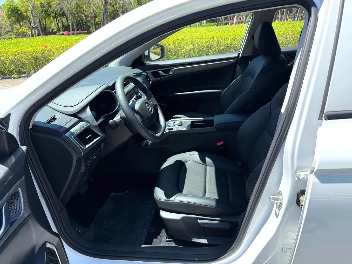 2022 Livan Maple 60s BEV 51.8KWH,autocango,china used car exporter,china ev exporter,chinese used car exporter,chinese used ev exporter