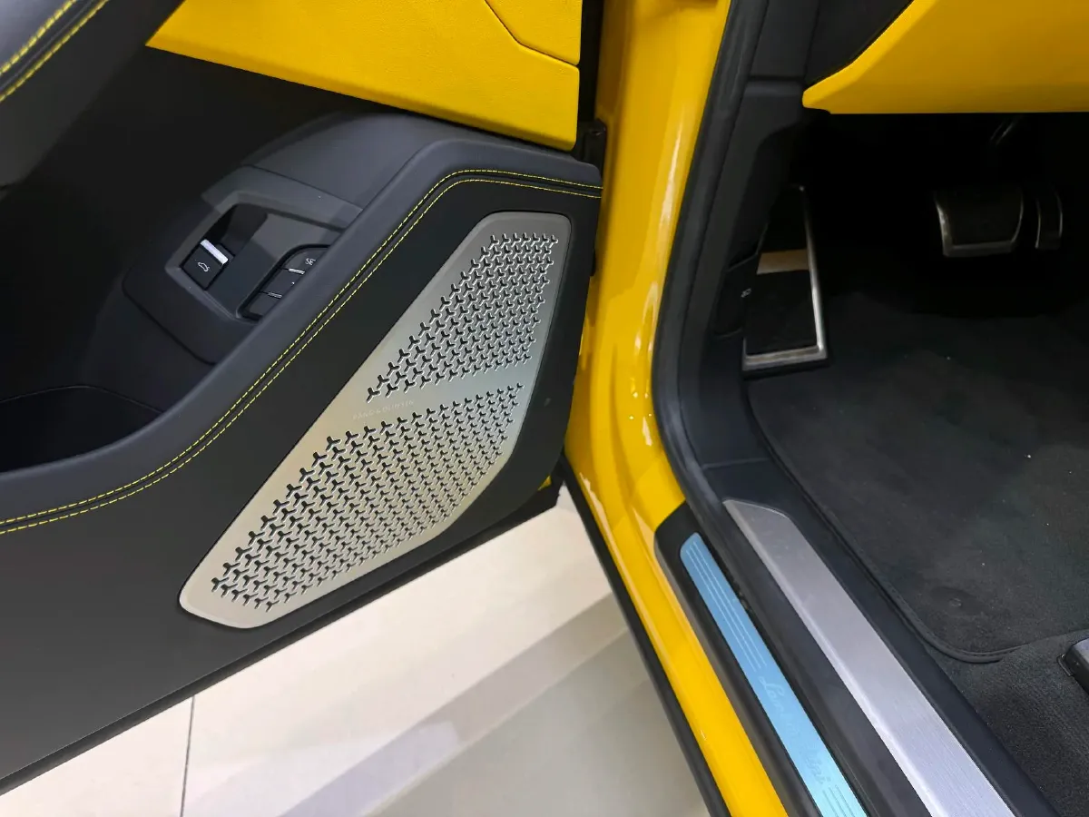 2021 Lamborghini Urus 4.0T 641HP V8 8AT,autocango,china used car exporter,china ev exporter,chinese used car exporter,chinese used ev exporter