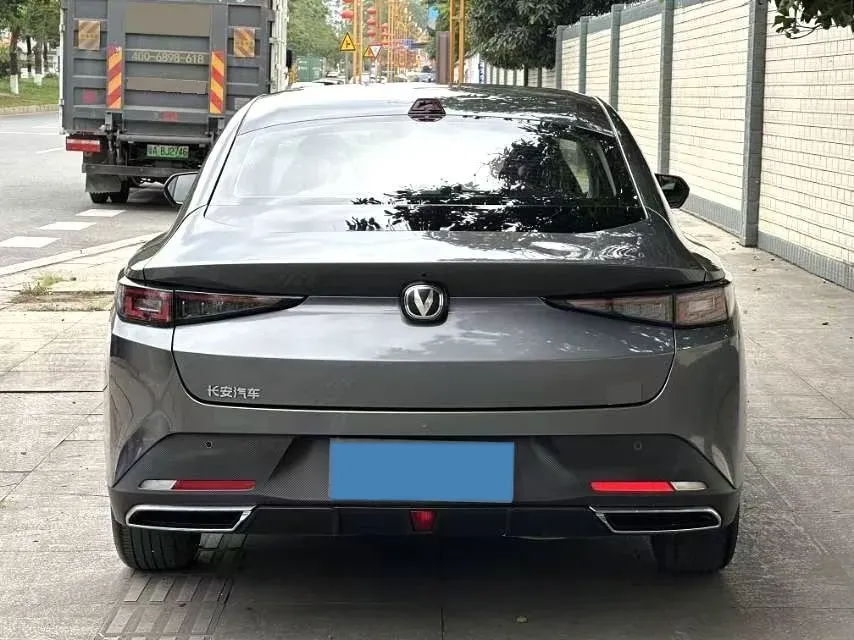 2023 ChangAn Lamore 1.5T 170HP L4 7DCT,autocango,china used car exporter,china ev exporter,chinese used car exporter,chinese used ev exporter