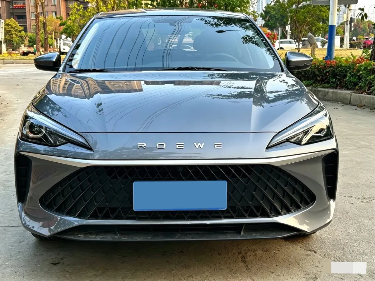 2023 Roewe i5 1.5L 129HP L4 5MT,autocango,china used car exporter,china ev exporter,chinese used car exporter,chinese used ev exporter