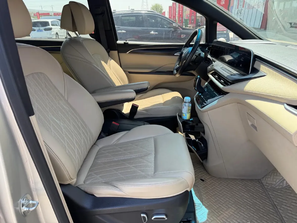 2022 Buick GL8 2.0T 237HP L4 9AT,autocango,china used car exporter,china ev exporter,chinese used car exporter,chinese used ev exporter