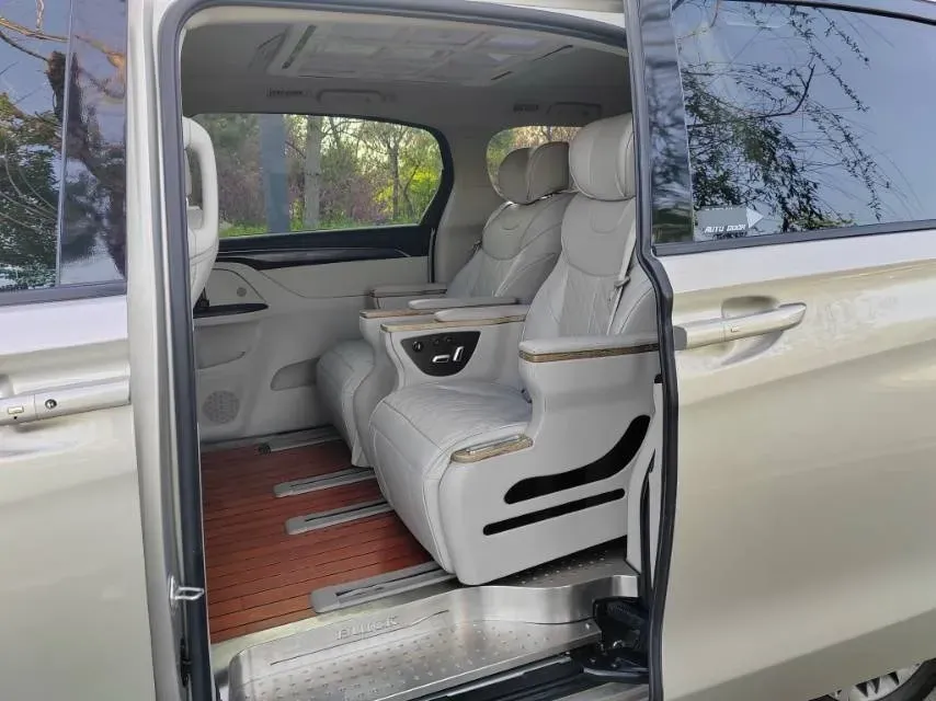 2020 Buick GL8 2.0T 237HP L4 9AT,autocango,china used car exporter,china ev exporter,chinese used car exporter,chinese used ev exporter