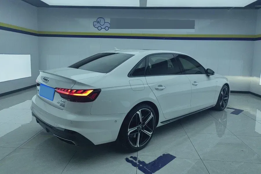 2022 Audi A4L 2.0T 252HP L4 7DCT,autocango,china used car exporter,china ev exporter,chinese used car exporter,chinese used ev exporter