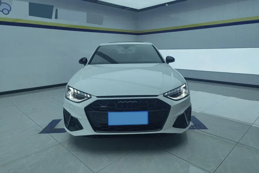 2022 Audi A4L 2.0T 252HP L4 7DCT,autocango,china used car exporter,china ev exporter,chinese used car exporter,chinese used ev exporter
