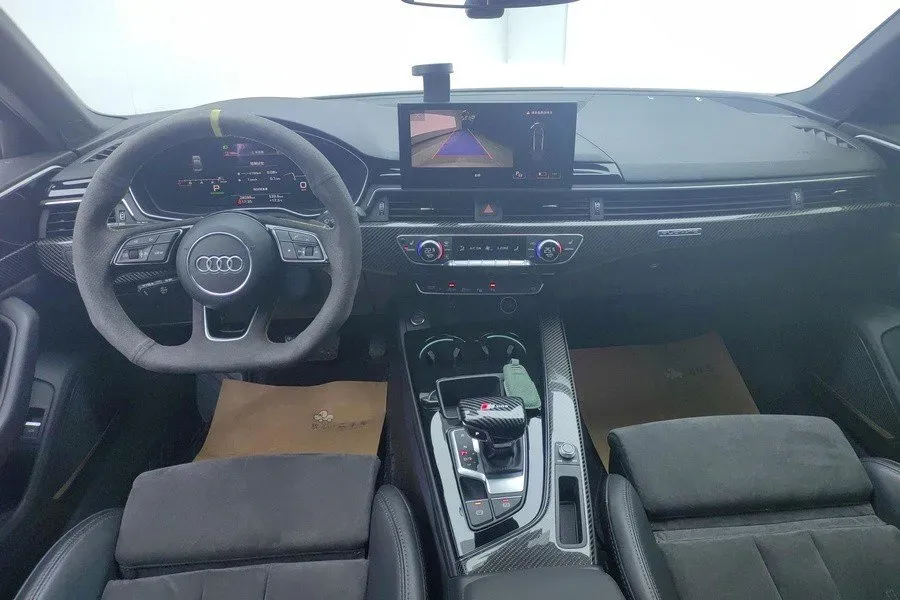 2022 Audi A4L 2.0T 252HP L4 7DCT,autocango,china used car exporter,china ev exporter,chinese used car exporter,chinese used ev exporter