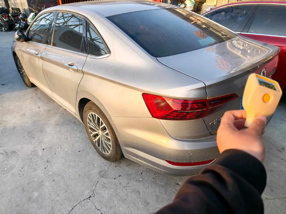 2019 Jeep Renegade 1.3T 173HP L4 7DCT,autocango,china used car exporter,china ev exporter,chinese used car exporter,chinese used ev exporter