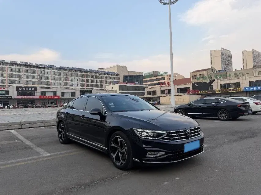 2023 Volkswagen Magotan 2.0T 186HP L4 7DCT,autocango,china used car exporter,china ev exporter,chinese used car exporter,chinese used ev exporter