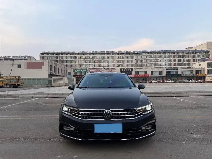 2023 Volkswagen Magotan 2.0T 186HP L4 7DCT,autocango,china used car exporter,china ev exporter,chinese used car exporter,chinese used ev exporter
