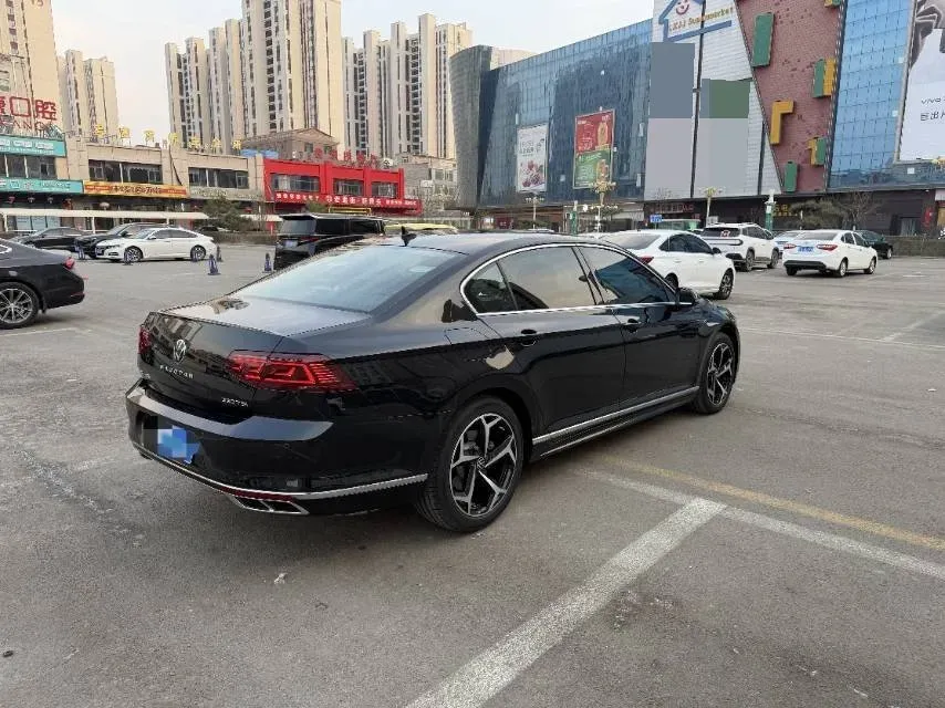 2023 Volkswagen Magotan 2.0T 186HP L4 7DCT,autocango,china used car exporter,china ev exporter,chinese used car exporter,chinese used ev exporter