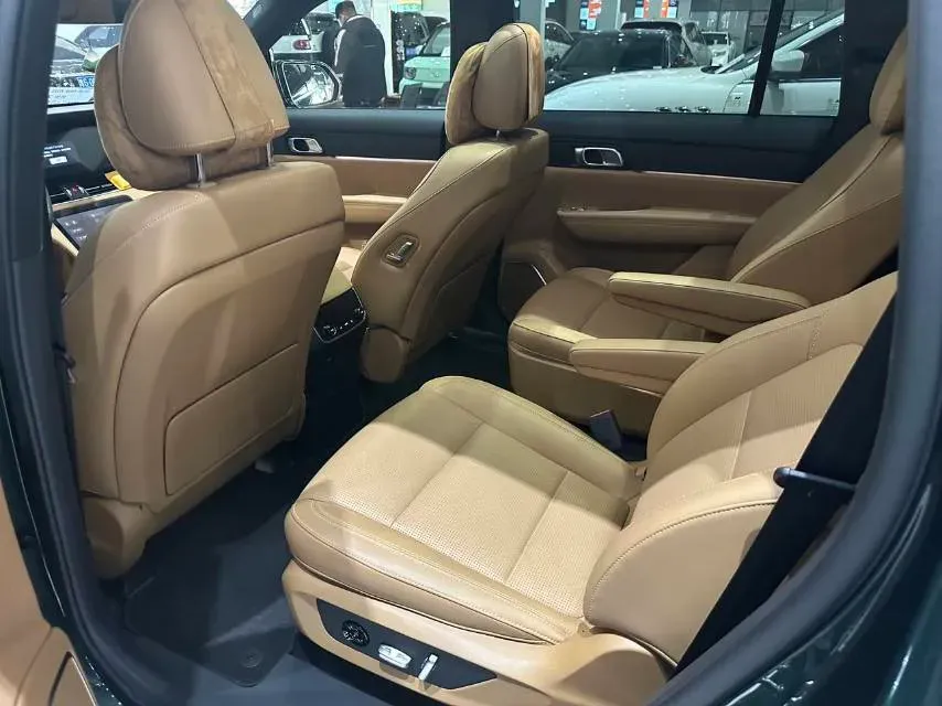 2021 Li ONE Range Extended 131HP REEV 40.5KWH,autocango,china used car exporter,china ev exporter,chinese used car exporter,chinese used ev exporter