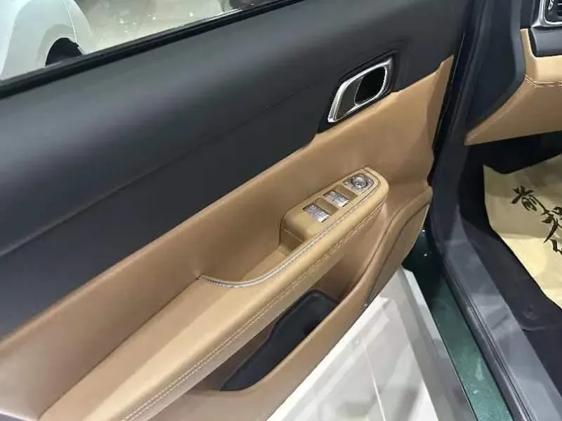 2021 Li ONE Range Extended 131HP REEV 40.5KWH,autocango,china used car exporter,china ev exporter,chinese used car exporter,chinese used ev exporter