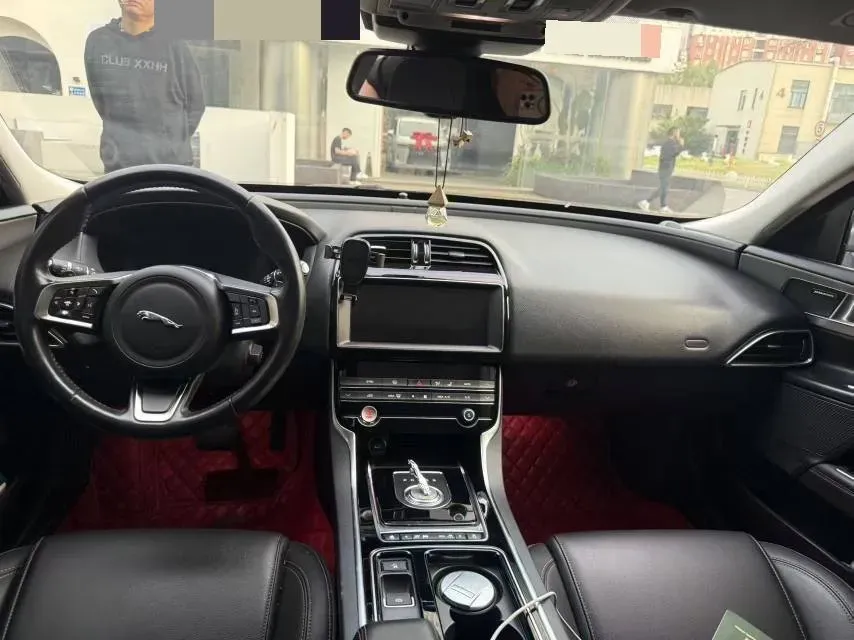 2019 Land Rover Discovery Sport 2.0T 200HP L4 9AT,autocango,china used car exporter,china ev exporter,chinese used car exporter,chinese used ev exporter