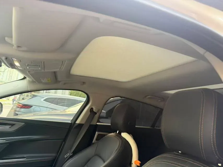 2019 Land Rover Discovery Sport 2.0T 200HP L4 9AT,autocango,china used car exporter,china ev exporter,chinese used car exporter,chinese used ev exporter