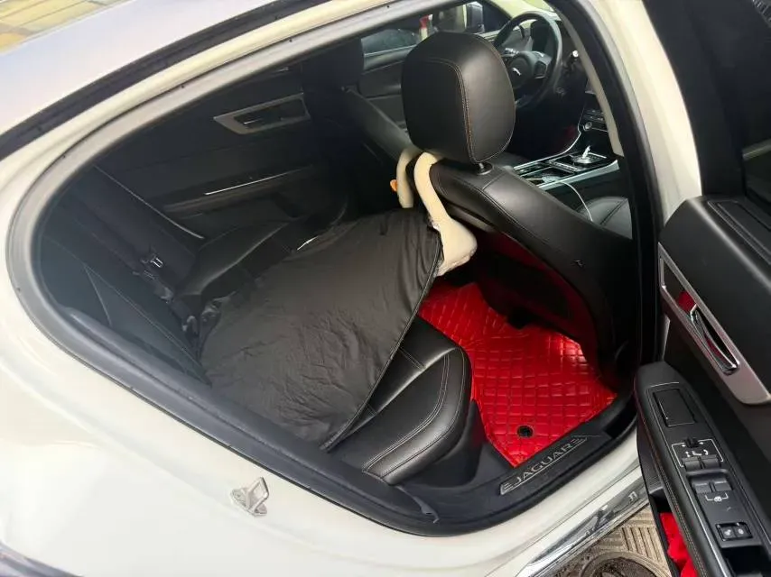 2019 Land Rover Discovery Sport 2.0T 200HP L4 9AT,autocango,china used car exporter,china ev exporter,chinese used car exporter,chinese used ev exporter