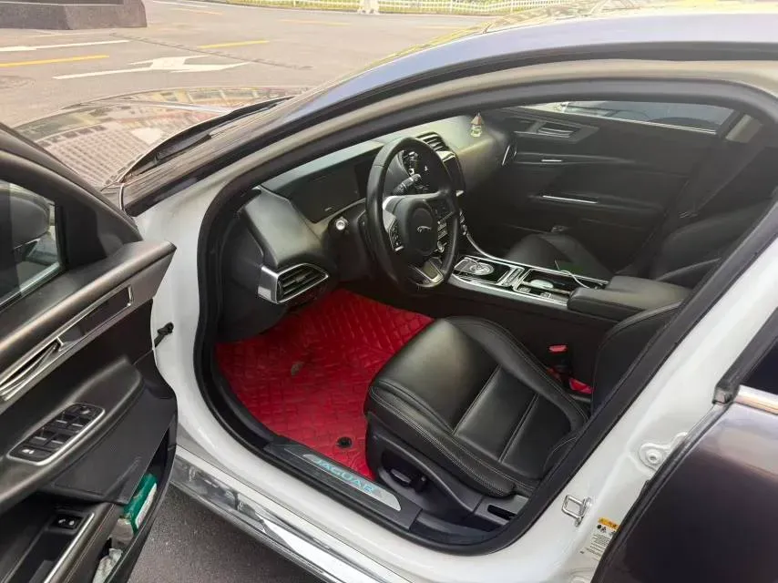 2019 Land Rover Discovery Sport 2.0T 200HP L4 9AT,autocango,china used car exporter,china ev exporter,chinese used car exporter,chinese used ev exporter