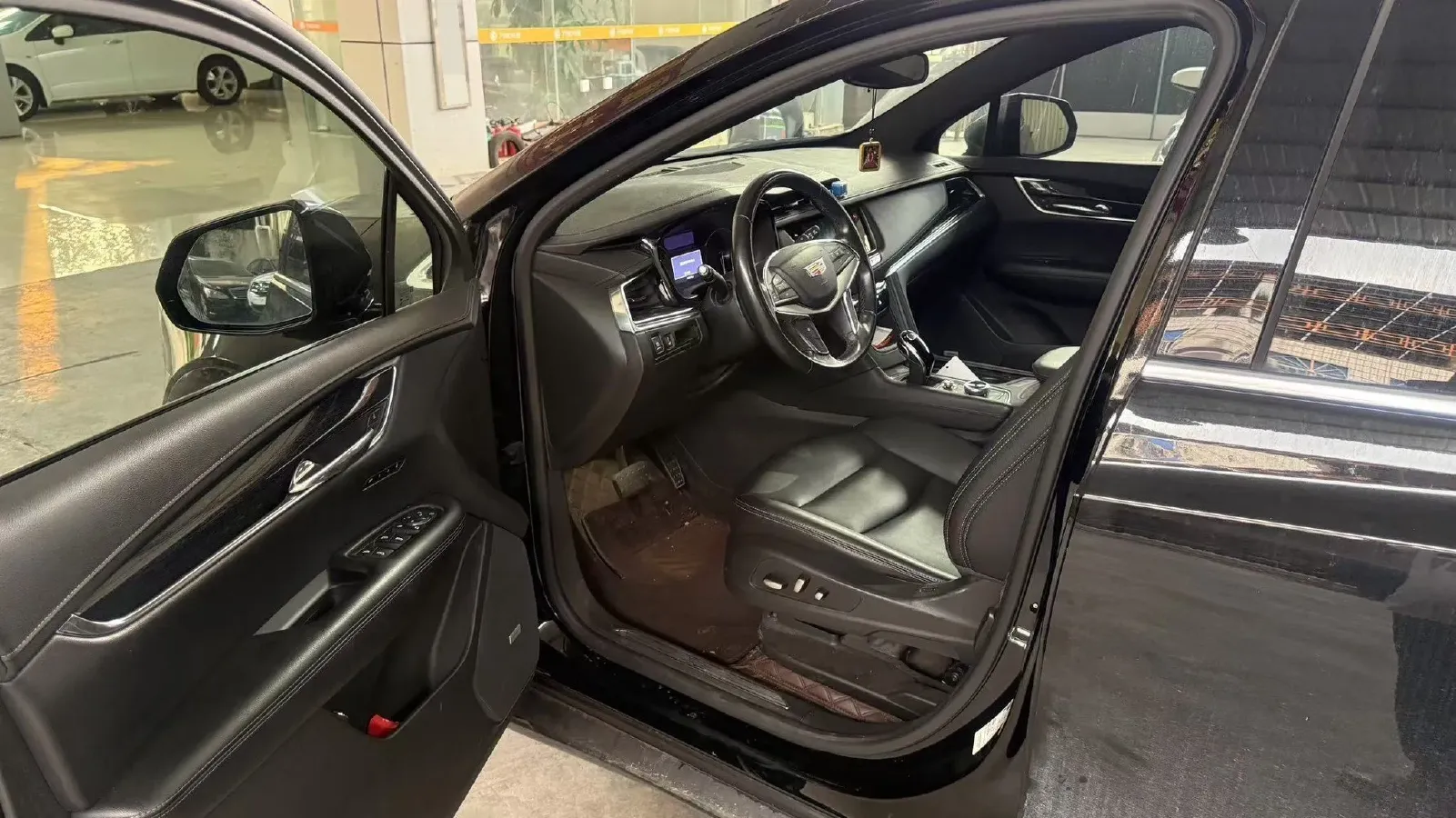 2021 Cadillac XT5 2.0T 237HP L4 9AT,autocango,china used car exporter,china ev exporter,chinese used car exporter,chinese used ev exporter