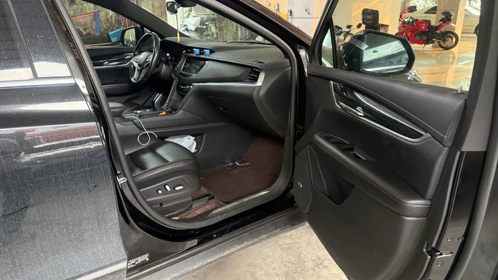 2021 Cadillac XT5 2.0T 237HP L4 9AT,autocango,china used car exporter,china ev exporter,chinese used car exporter,chinese used ev exporter