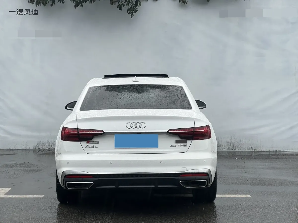 2023 Audi A4L 2.0T 190HP L4 7DCT,autocango,china used car exporter,china ev exporter,chinese used car exporter,chinese used ev exporter